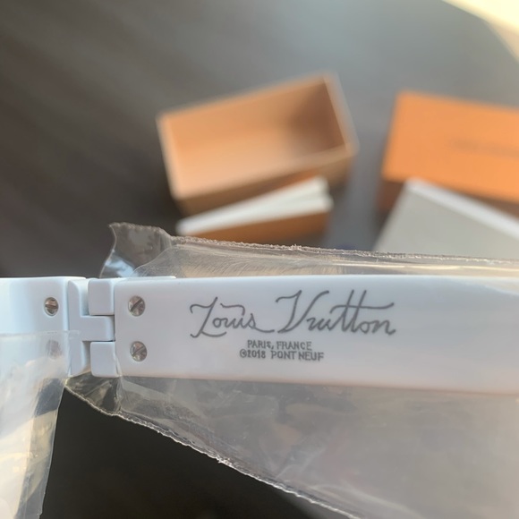 Louis Vuitton Sunglasses (retail 1025!!!) - Picture 3 of 7